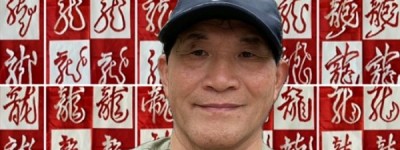 一笔王 王跃进徒手撕纸艺术字创世界纪录