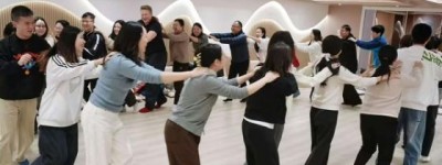 盘古树教育赋能教师成长，携手灯湖中学开展班主任及管理团队培训