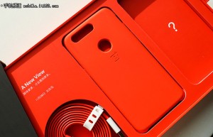 官方定制手机壳亮眼 一加手机5T邀请函曝光