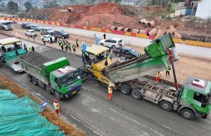 湖北省交通运输厅赴沪渝高速武黄段改扩建现场调研项目建设情况