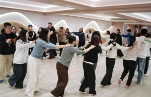 盘古树教育赋能教师成长，携手灯湖中学开展班主任及管理团队培训