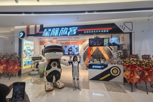 “电影走着看，VR摸着玩”，龙程VR《星际旅客》全感剧场亮相2025高交会