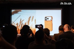 PITAKA「材料即感知」柏林品牌体验展启幕，Trace系列「⻛吹⻨浪」获评Best of IFA 2026