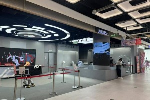 智元、宇树扎堆开店，抢的是机器人市场的新入口